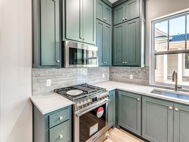 Building Photo - 29596 Memory Ln