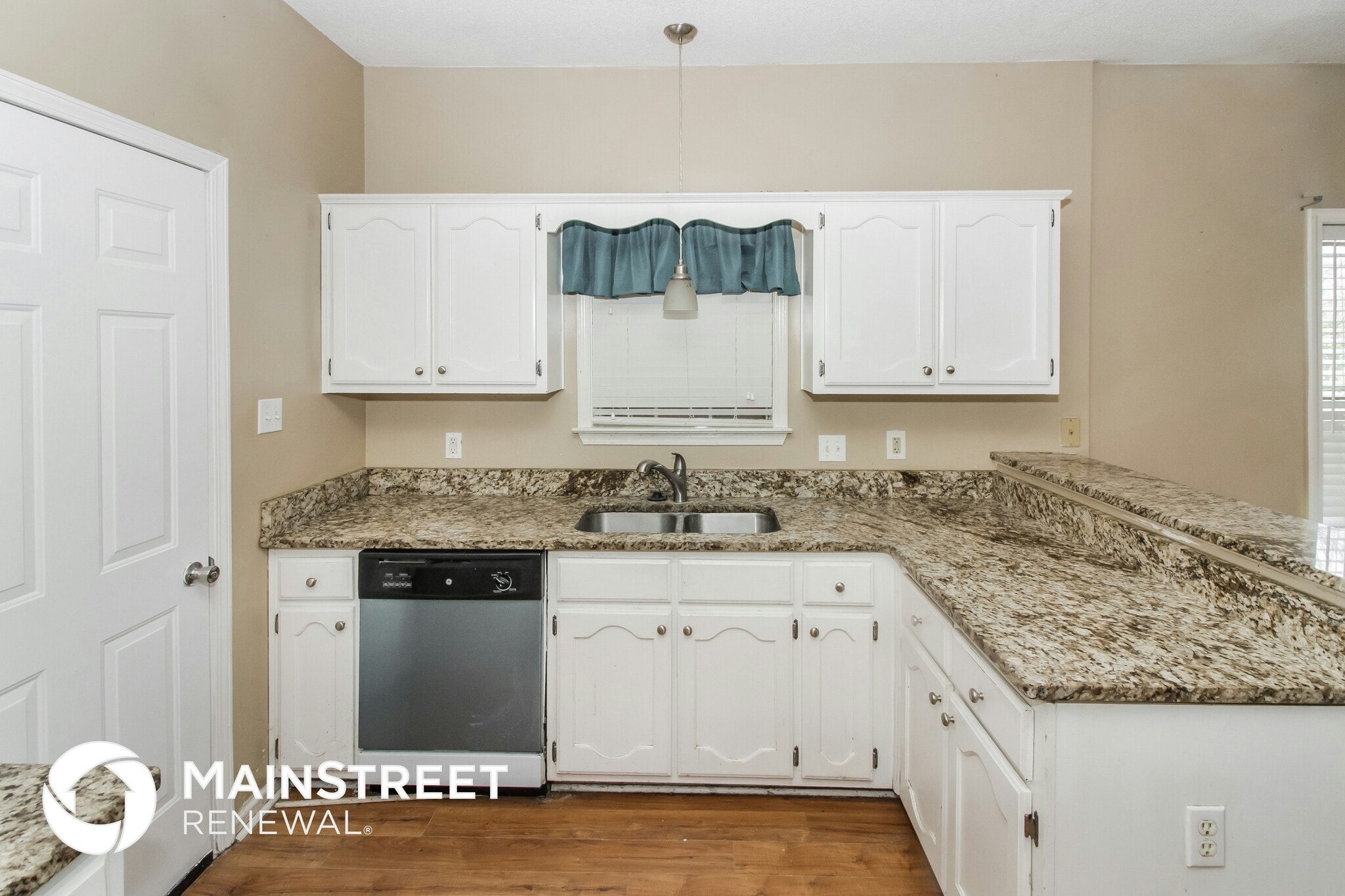 Building Photo - 768 Breeze Way