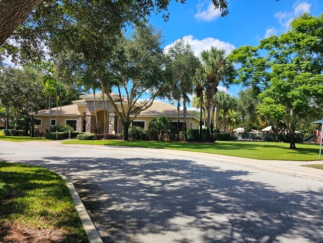 Building Photo - 7533 Topiary Ave