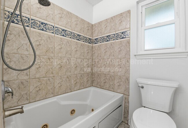 Building Photo - 2115 Oak Shores Dr