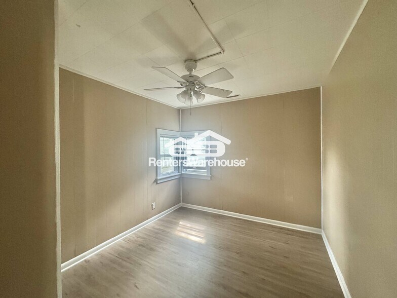 Building Photo - 1685 Northwest Dr