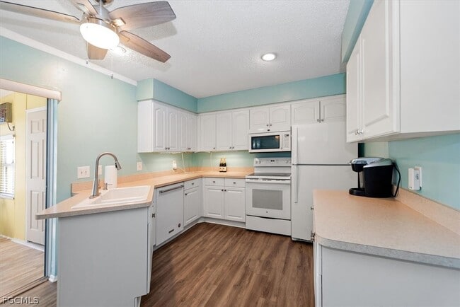 Building Photo - 7400 College Pkwy