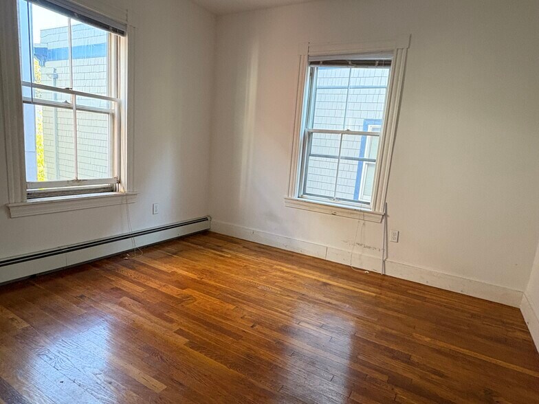 Building Photo - 248 Brookline St