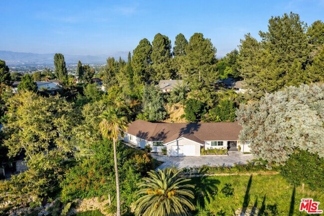 Building Photo - 4732 Del Moreno Dr