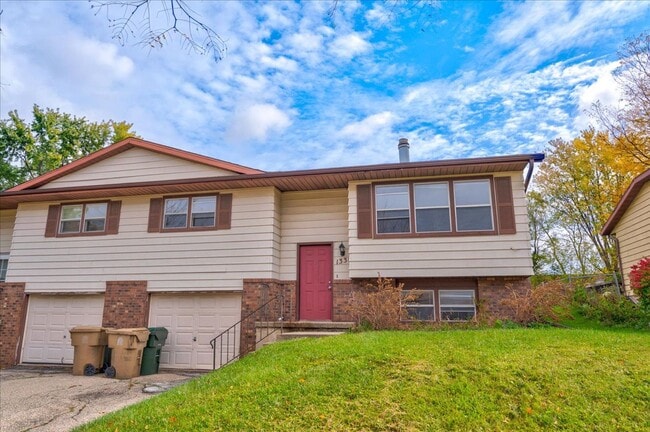 Primary Photo - 1329/1331 S Thompson Dr