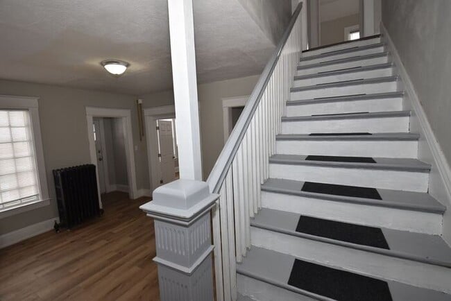 Building Photo - Price Reduced! 4 bedroom 2 story Single Family Home
