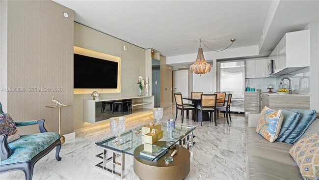 Building Photo - 1300 Brickell Bay Dr