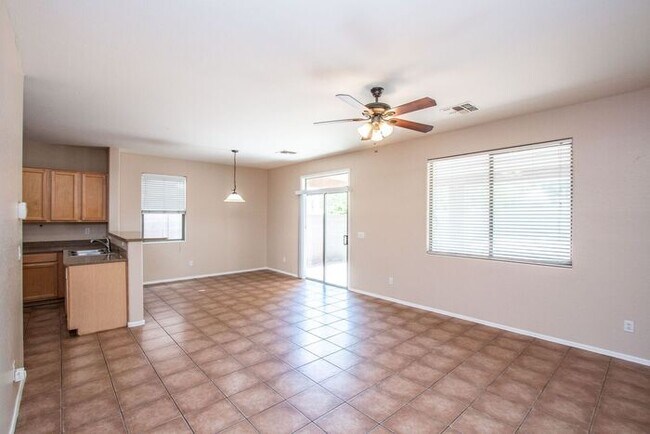 Building Photo - 5Bedroom/3Bath San Tan Vally Home!