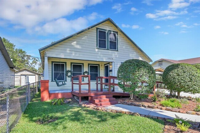 Building Photo - 1004 Mccall Ave