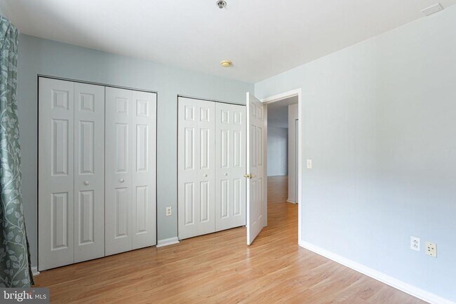 Building Photo - 2 Leverington Ave