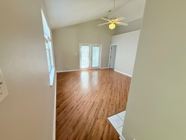 Building Photo - NE Tallahassee Home in Top School District