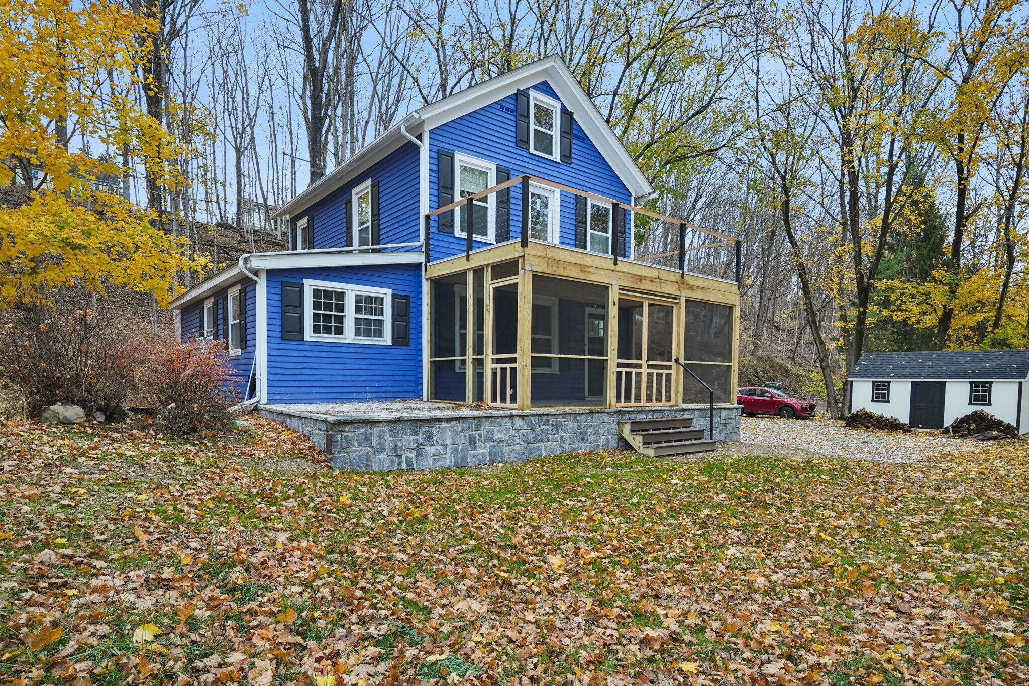 Building Photo - 916 E End Rd