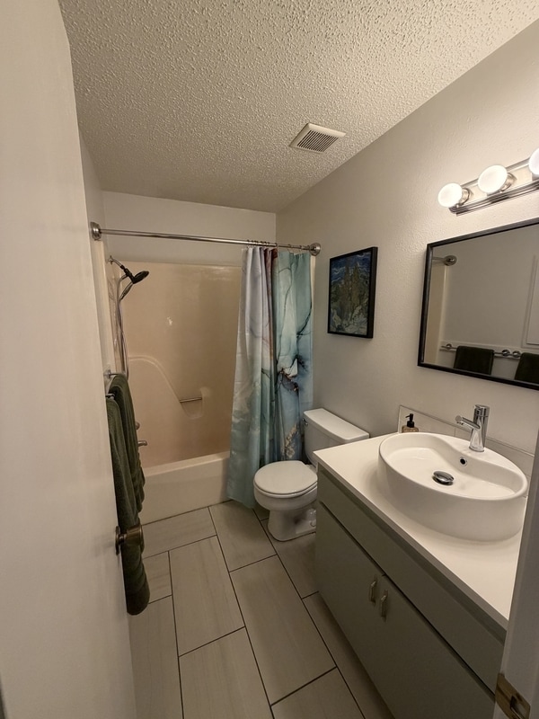 Building Photo - 2630 Kantz Dr