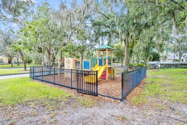 Building Photo - 37669 Aaralyn Rd