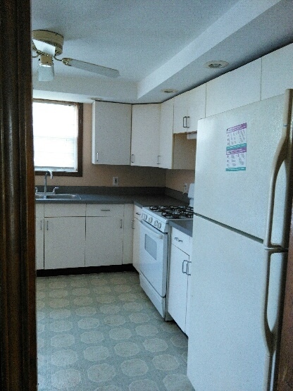 Building Photo - 1321 W Sample St
