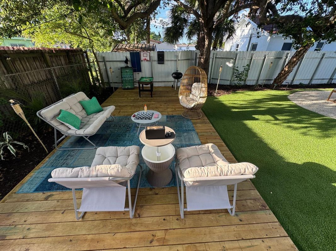 Building Photo - 433 NW 15th Way