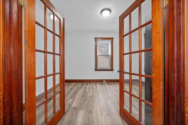 Building Photo - CHEVIOT- Charming 3 bedroom 1.5 bath