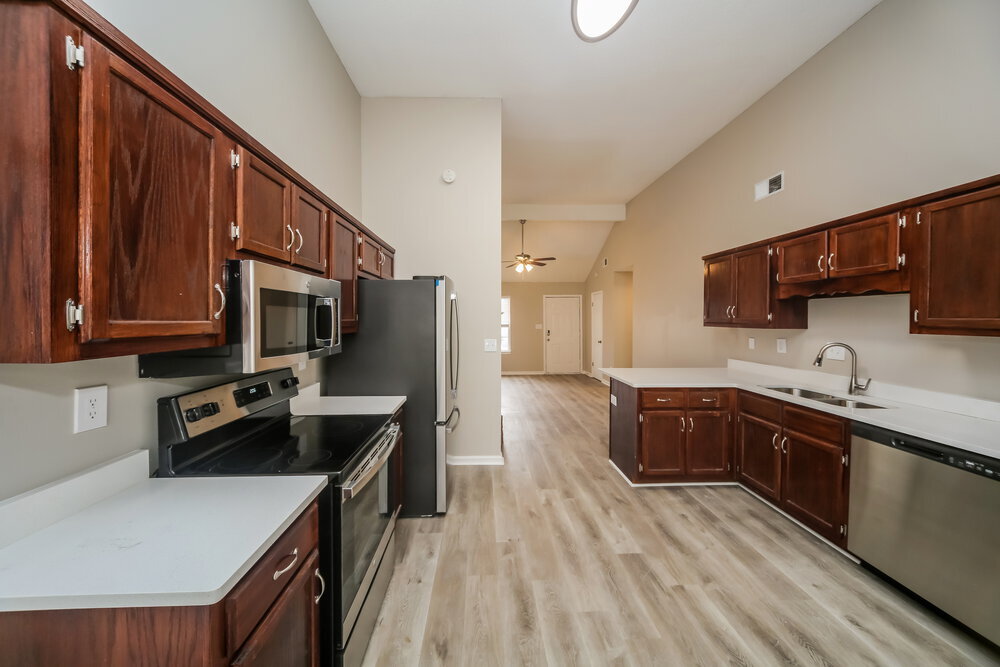 Building Photo - 5895 Waverly Dr