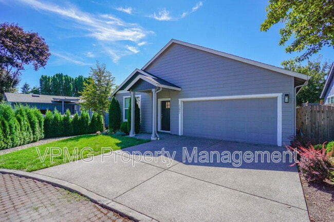 Building Photo - 13801 NE 33rd Cir