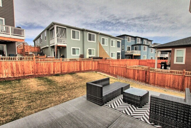 Building Photo - 3 bed 2.5 bath Parker home built in 2020