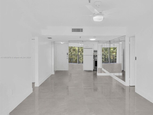 Building Photo - 250 181 Dr