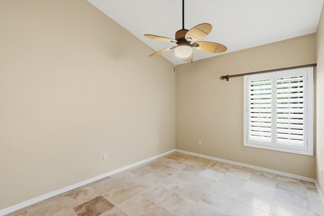 Building Photo - 4927 N Louis River Way