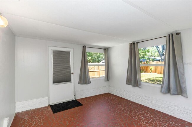 Building Photo - 2368 Cecelia Ln