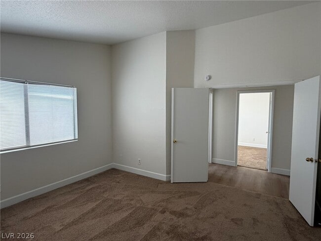 Building Photo - 2324 Chapman Hill Dr