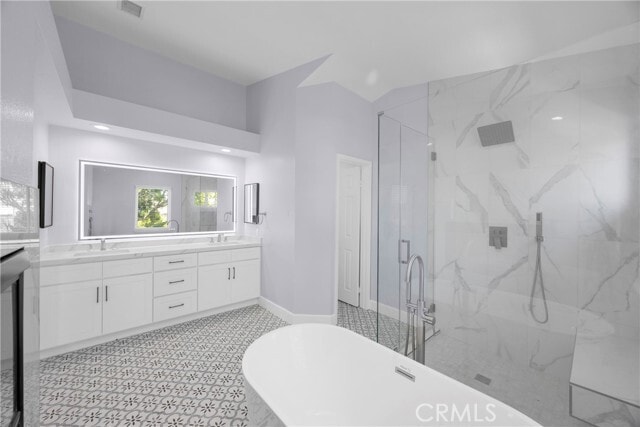 Building Photo - 5700 Torrey Pine Pl
