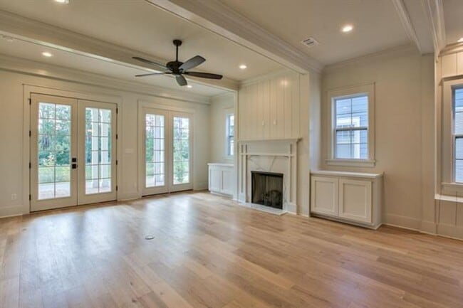 Building Photo - Stunning Midtown Tallahassee Home In Braemore Park