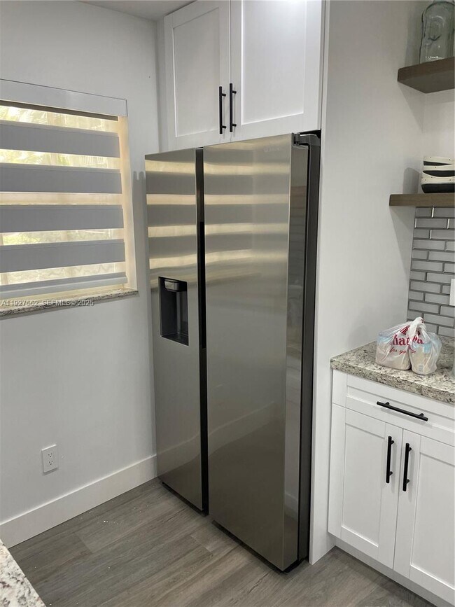 Primary Photo - 21121 SW 85th Ave