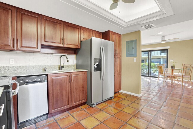 Building Photo - 300 Inlet Way