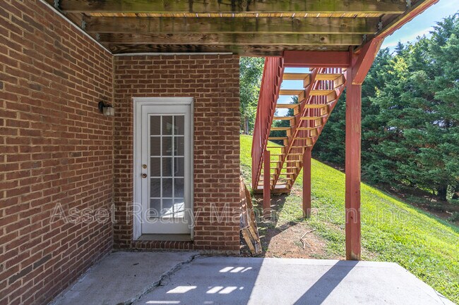 Building Photo - 8334 Bay Gardens Ln