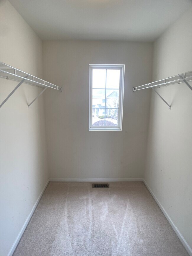 Building Photo - 24951 Clare Cir