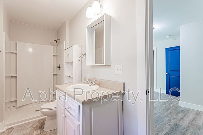Building Photo - 741 Anderson Dr