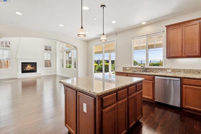 Building Photo - 454 Bengali Ct