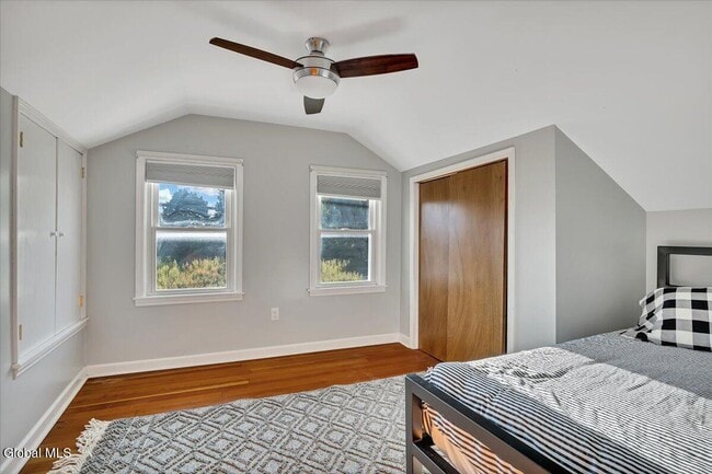 Building Photo - 138 Elm St