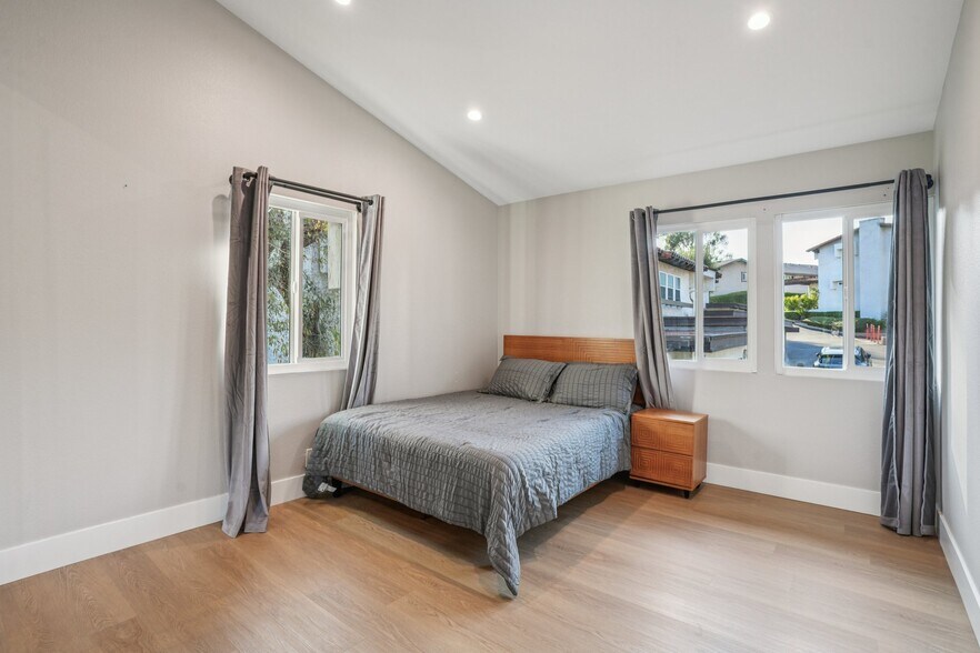 Building Photo - 835 Amigos Way