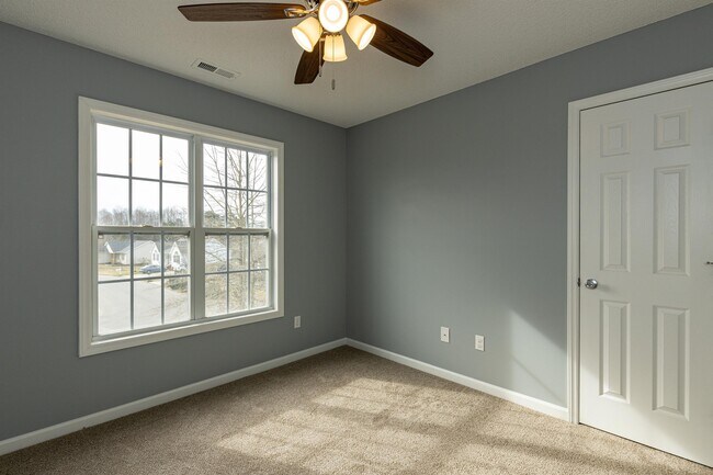 Building Photo - 204 Landmark Dr