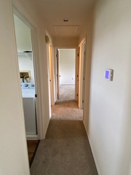 Building Photo - 819 Trustway Ct