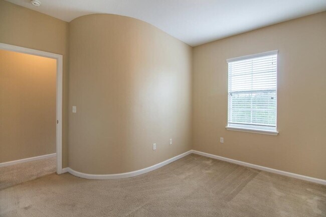 Building Photo - 2293 Del Carmel Way