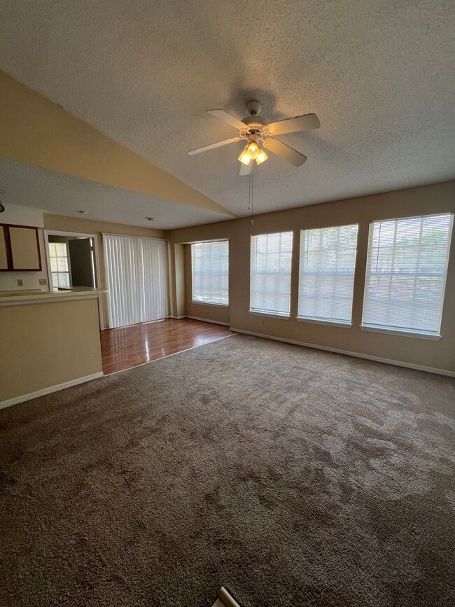 Building Photo - METRO WEST 2 BEDROOM 2 BATH CONDO FOR RENT...