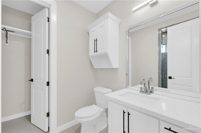 Building Photo - 31 Tierra Escondido