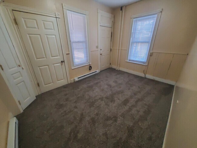Building Photo - 638 2nd1