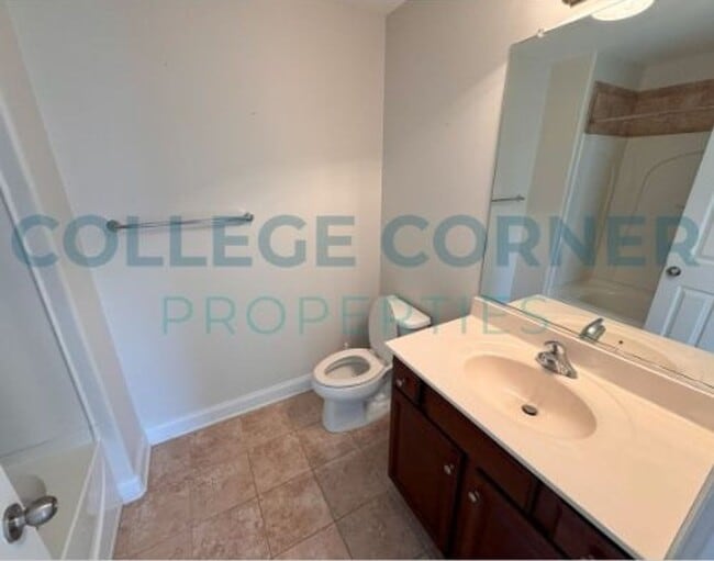 Building Photo - 4964 Wyngate Village Dr