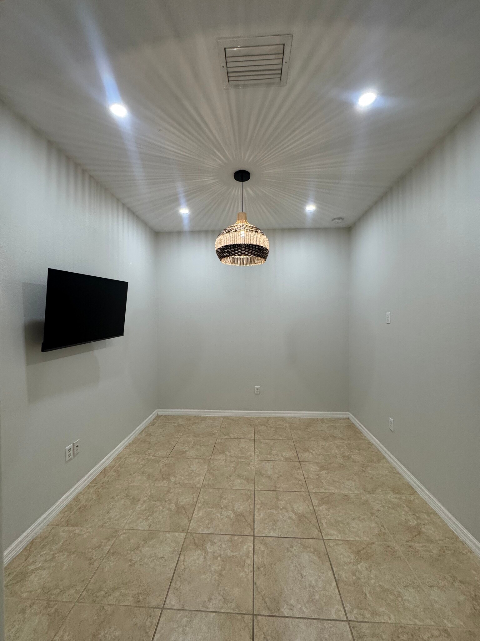 Building Photo - 21379 Bella Terra Blvd