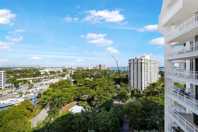 Building Photo - 2000 Towerside Terrace