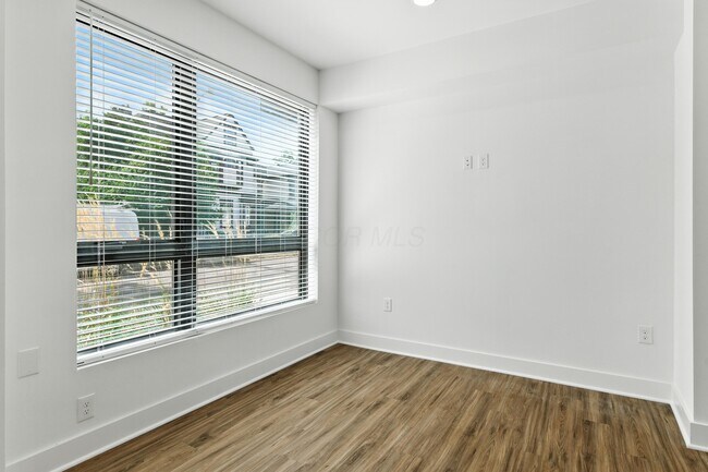 Building Photo - 1106 Oak St