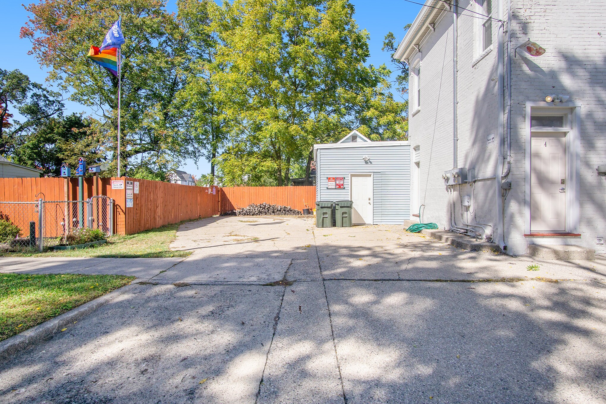 Building Photo - 1209 Pine St