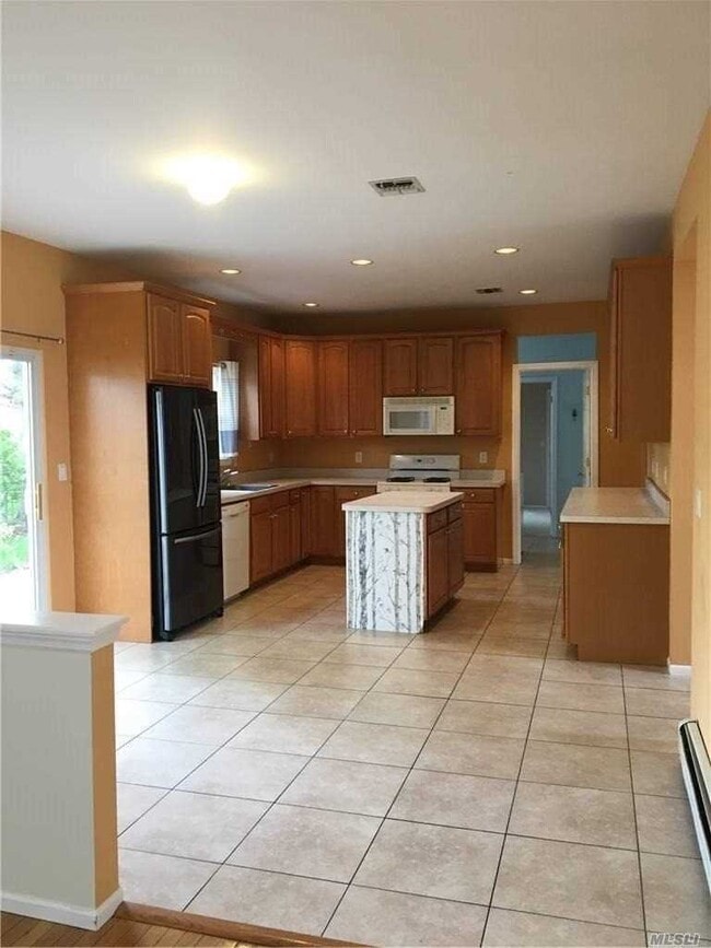 Building Photo - 47 Justin Cir